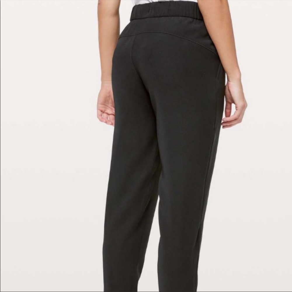 Lululemon On the Fly Jogger 28" 
Woven - Picture 5 of 13